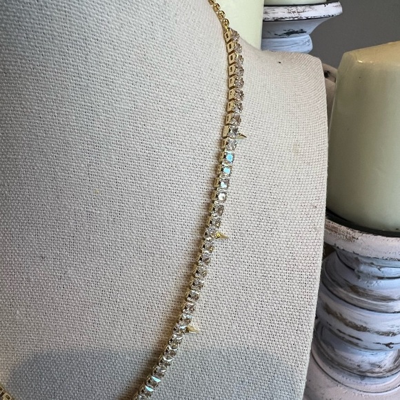 Kendra Scott Elegant Gold and Silver Necklace - Picture 3 of 7